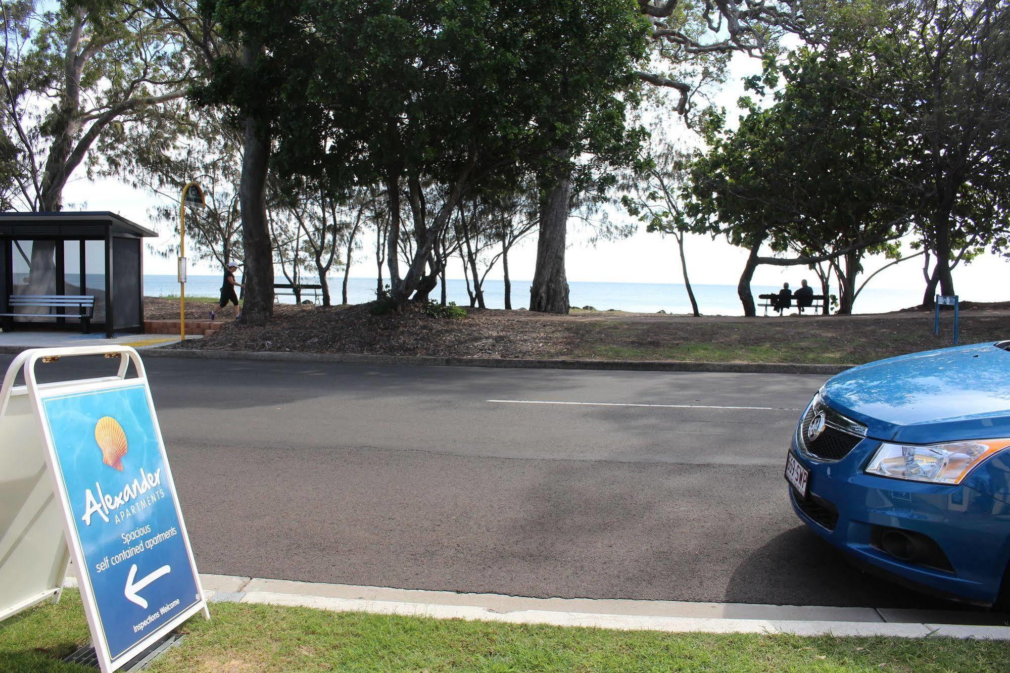 Alexander Beachfront Apartments Hervey Bay Exterior foto