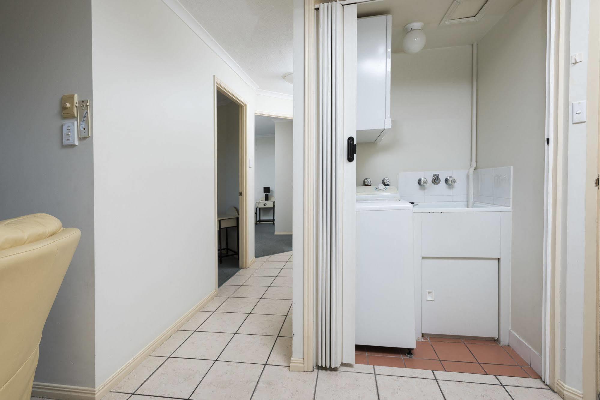 Alexander Beachfront Apartments Hervey Bay Exterior foto