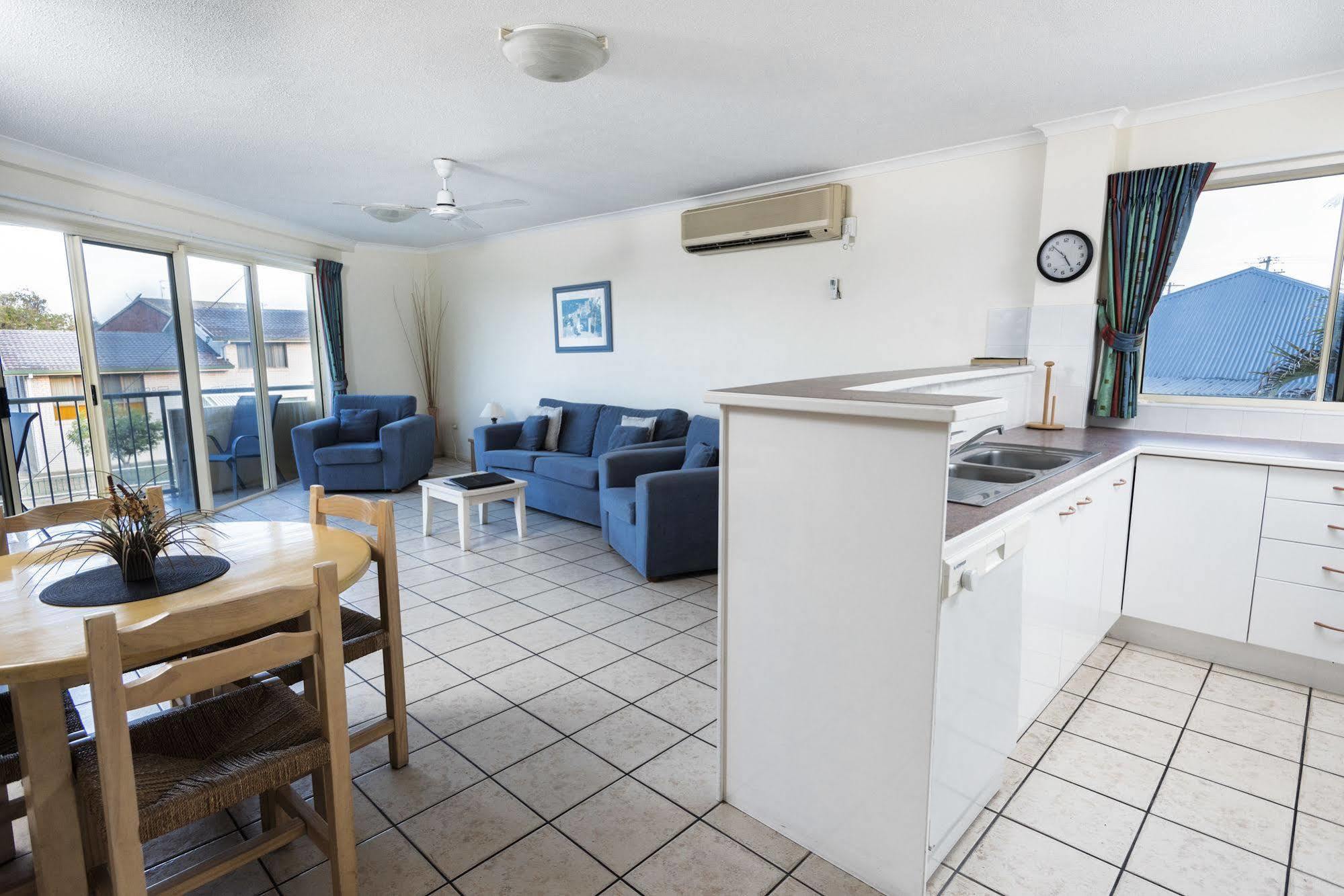 Alexander Beachfront Apartments Hervey Bay Exterior foto