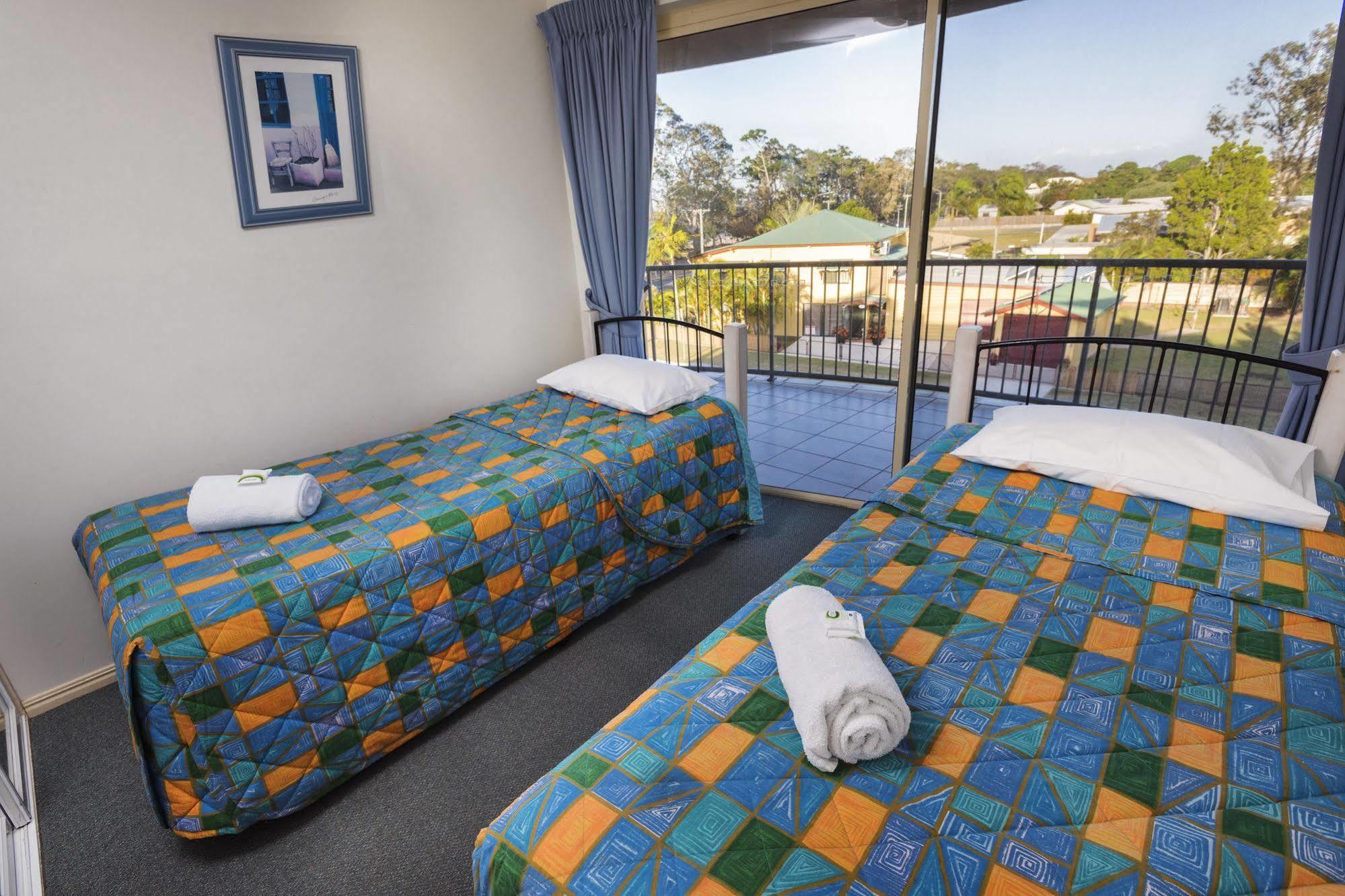 Alexander Beachfront Apartments Hervey Bay Exterior foto