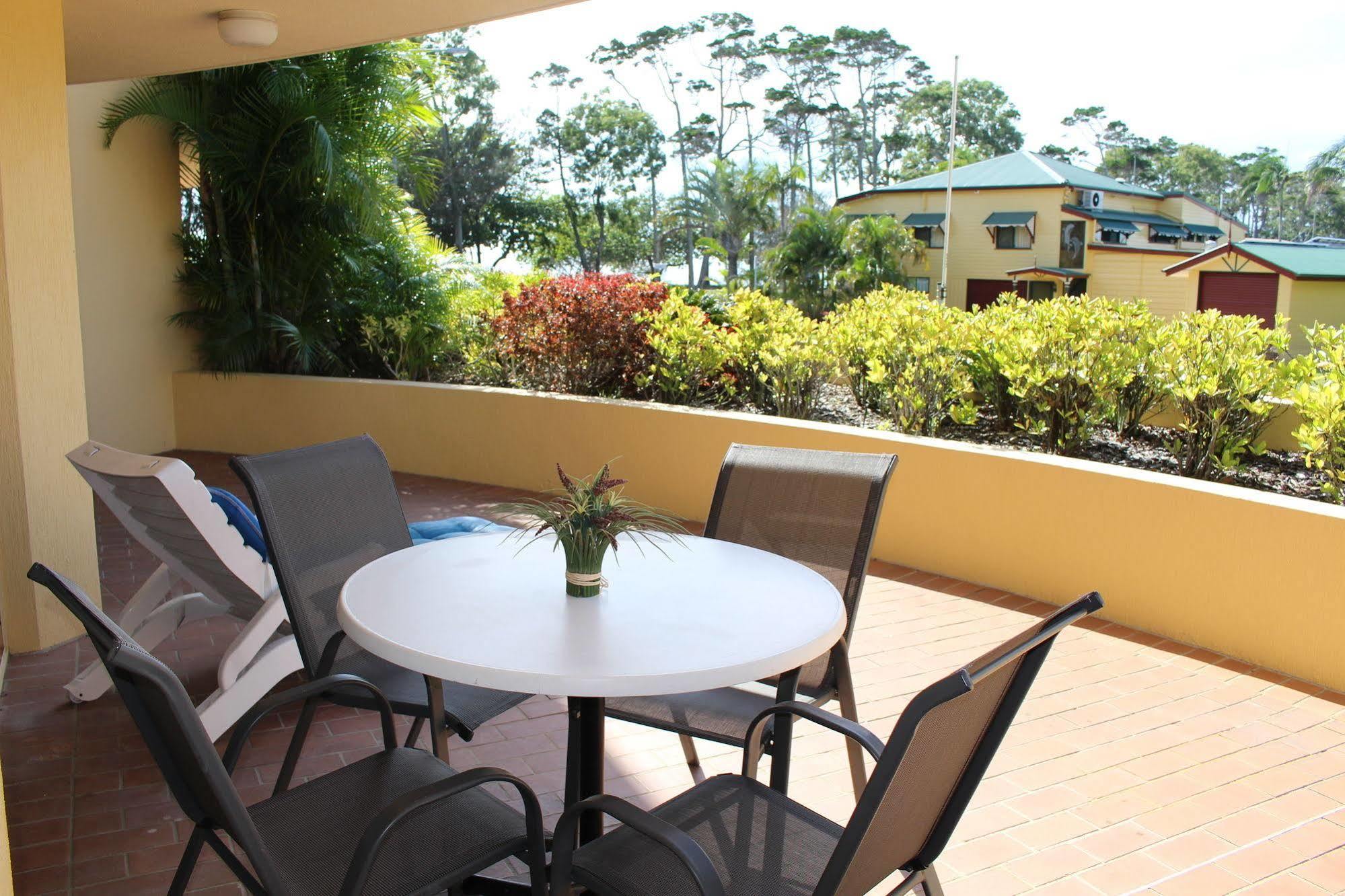 Alexander Beachfront Apartments Hervey Bay Exterior foto