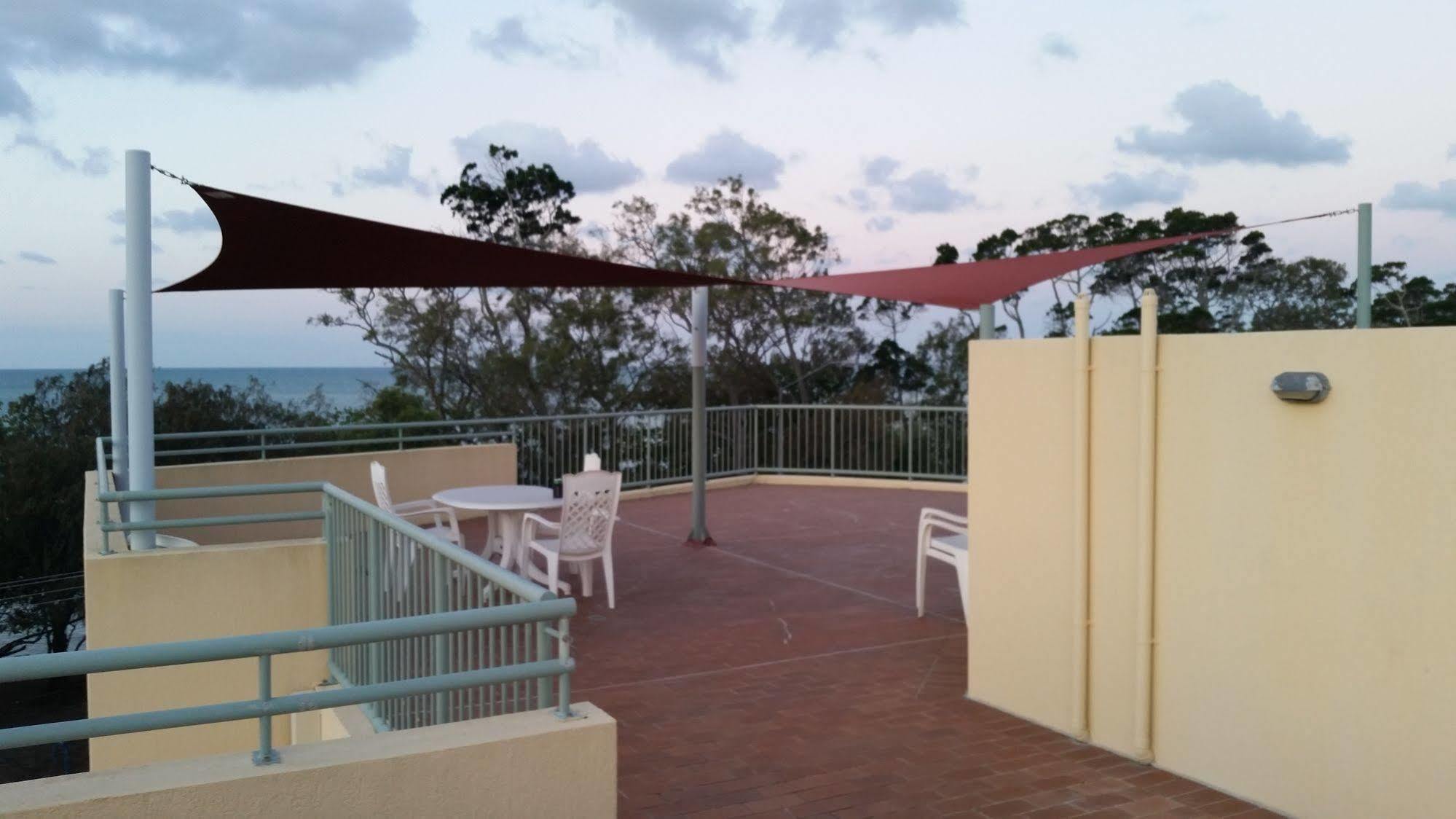 Alexander Beachfront Apartments Hervey Bay Exterior foto