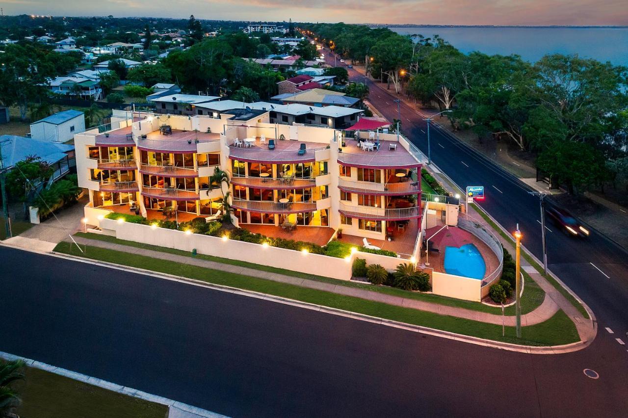 Alexander Beachfront Apartments Hervey Bay Exterior foto