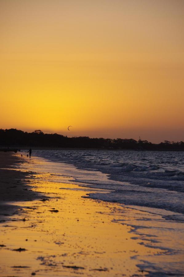Alexander Beachfront Apartments Hervey Bay Exterior foto